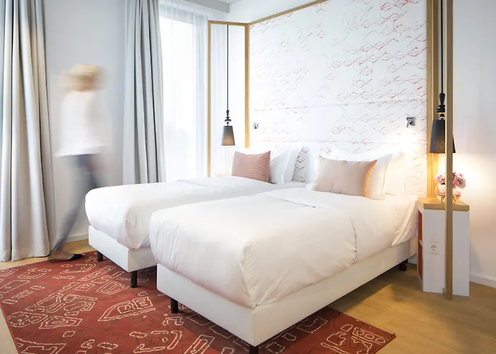 Capri By Fraser Berlin